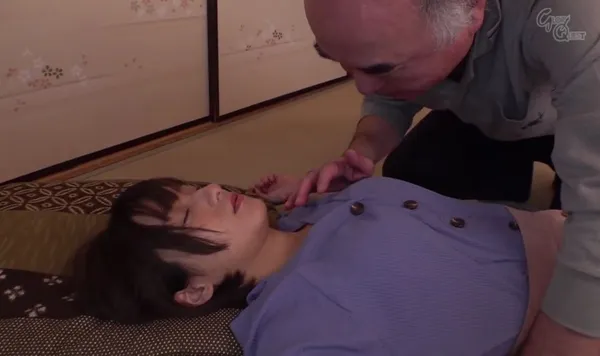 sex phá trinh học sinh Bố người chồng vô tình làm người tình của con trai ngất xỉu rồi sau đó …